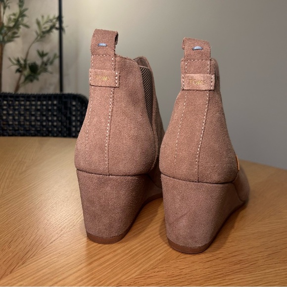Toms Tan Suede Kelsey Wedge Booties - Picture 3 of 6
